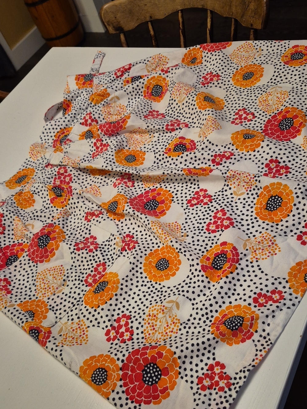 Floral Print Women’s Apron - White with Orange & Red Flowers